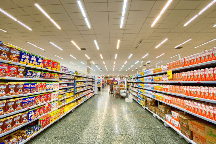Rede de supermercado consolidada no mercado, graças ao uso de tecnologias em sua gestão.
